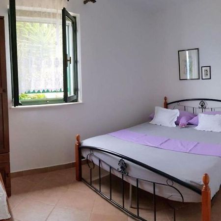 Holiday House Jakov Gdinj Exterior foto